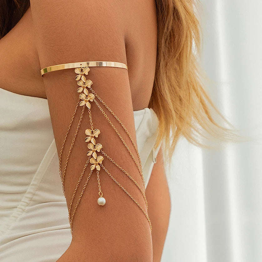 Al Thuraya Crystal Cuff