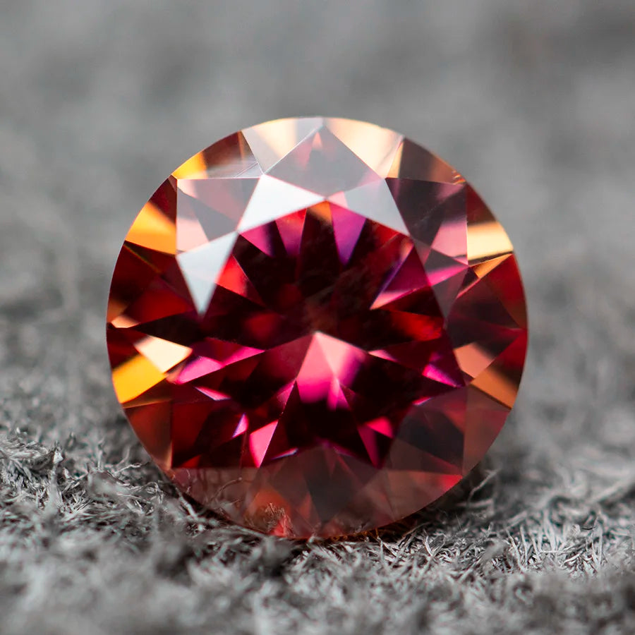 Eternal Spectrum Moissanite